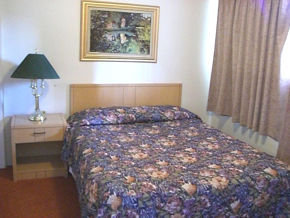 A-1 Alberni Inn 포트알버니 외부 사진