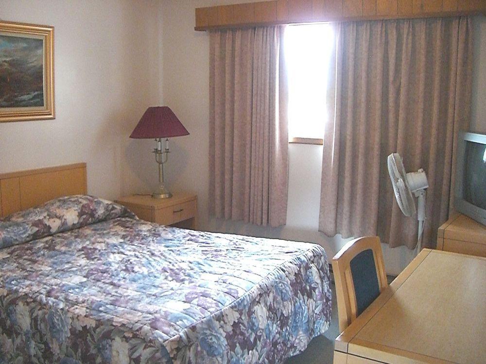 A-1 Alberni Inn 포트알버니 외부 사진