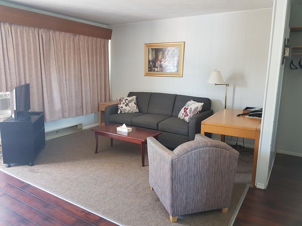A-1 Alberni Inn 포트알버니 외부 사진