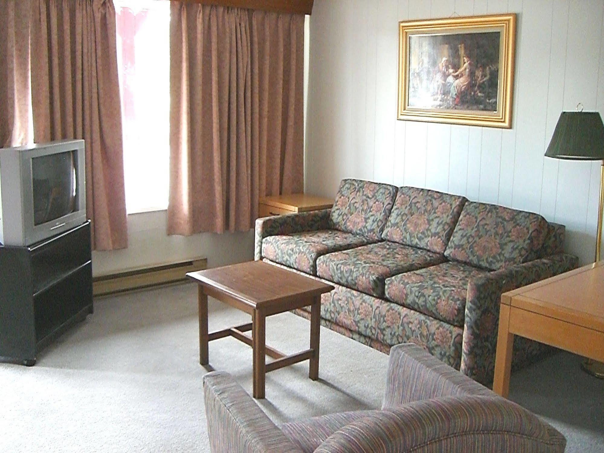 A-1 Alberni Inn 포트알버니 외부 사진