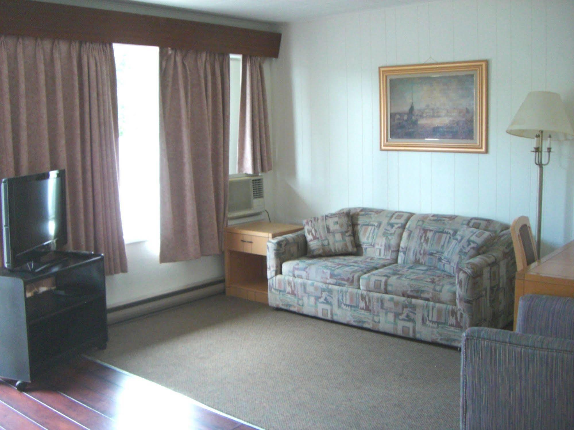 A-1 Alberni Inn 포트알버니 외부 사진
