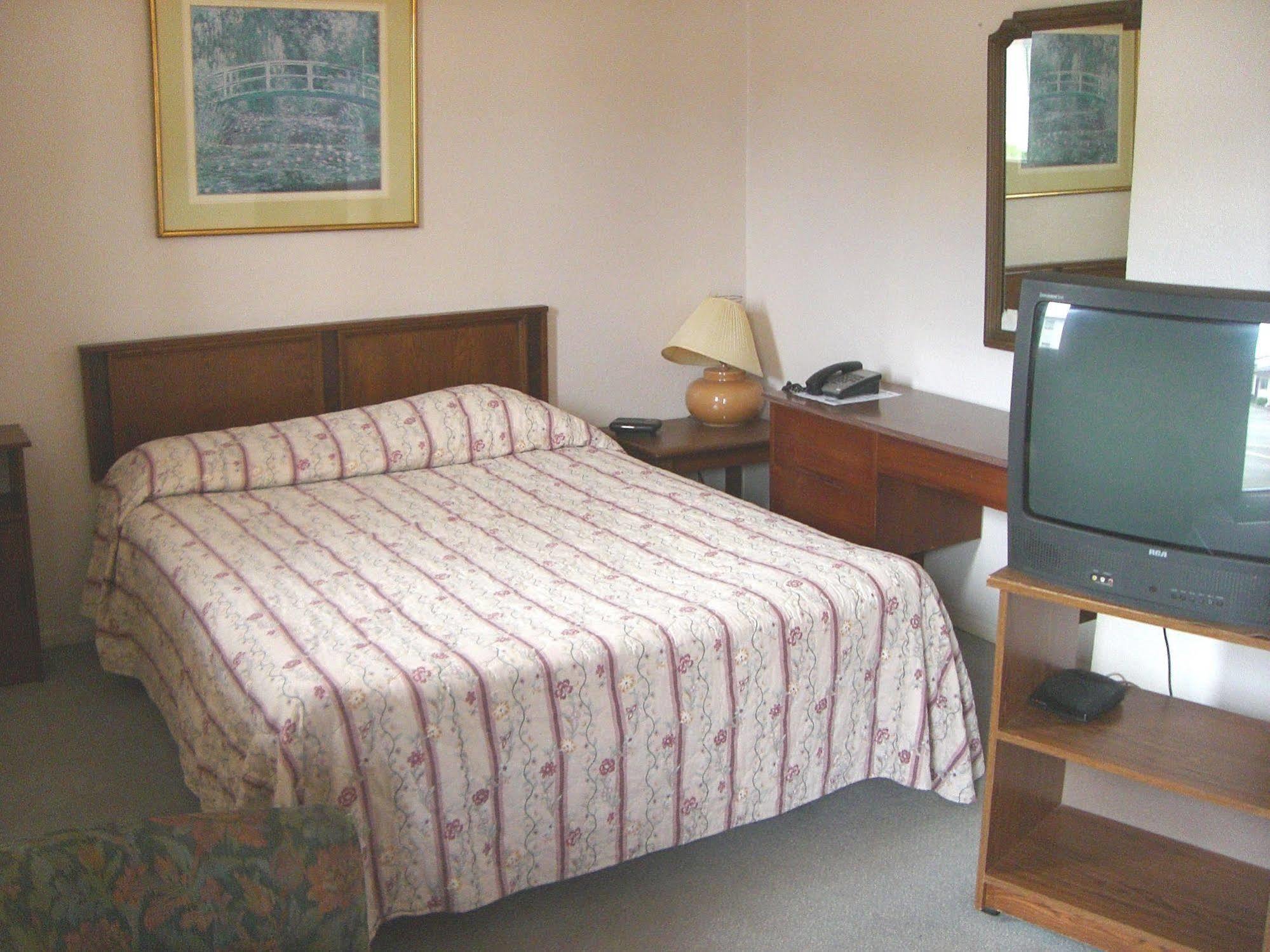 A-1 Alberni Inn 포트알버니 외부 사진