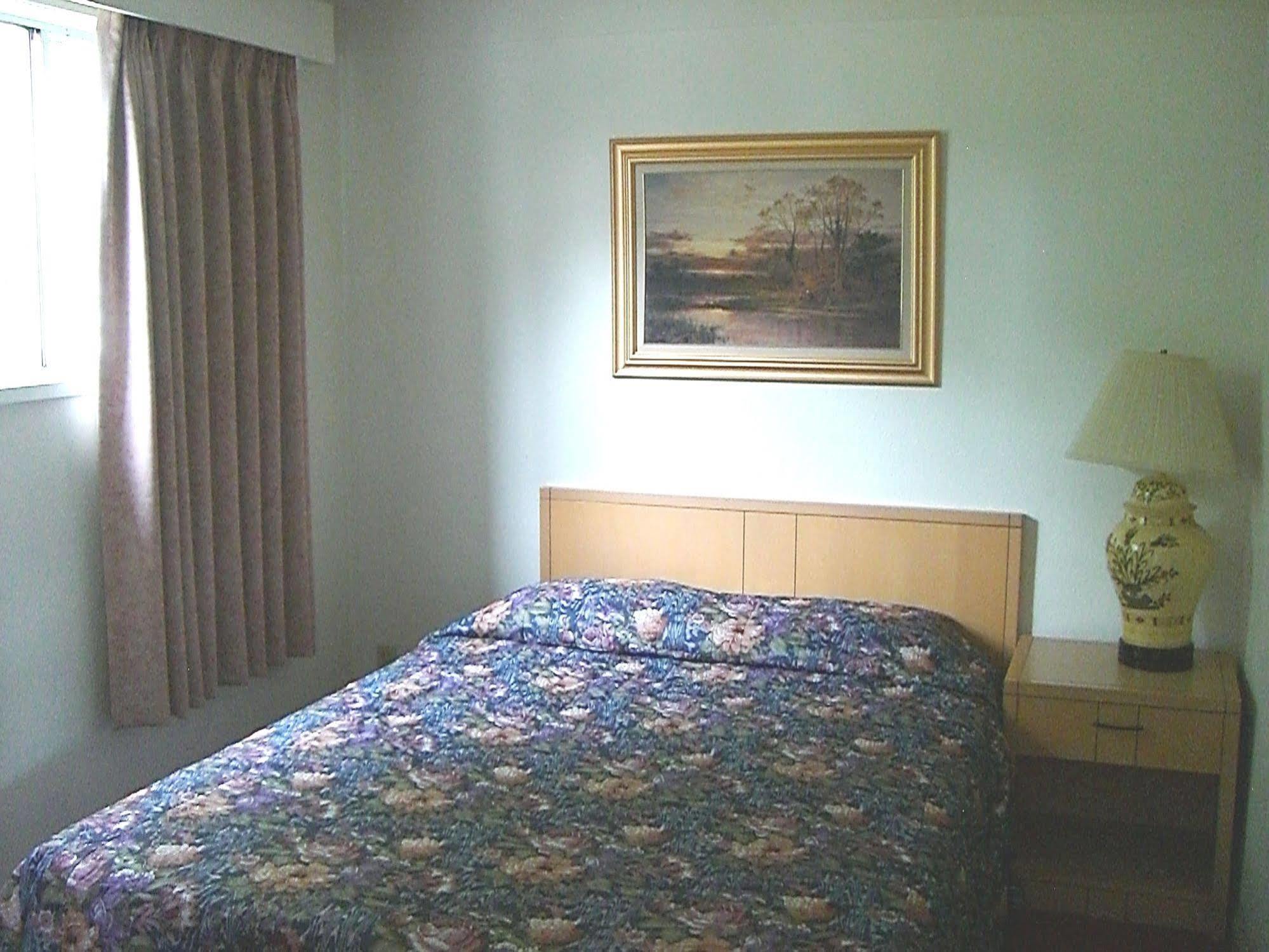 A-1 Alberni Inn 포트알버니 외부 사진