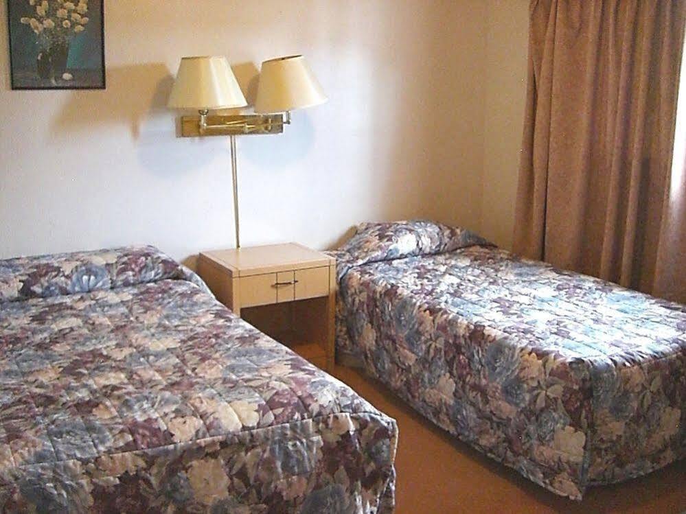 A-1 Alberni Inn 포트알버니 외부 사진