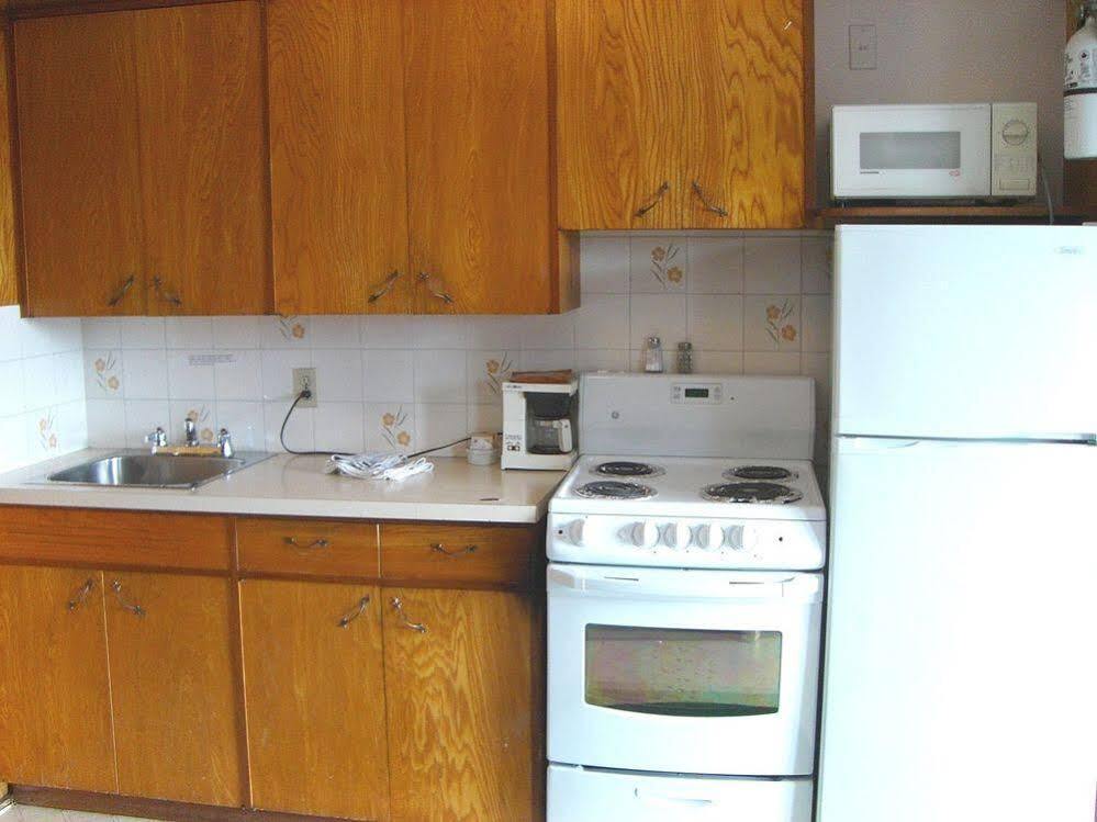 A-1 Alberni Inn 포트알버니 외부 사진
